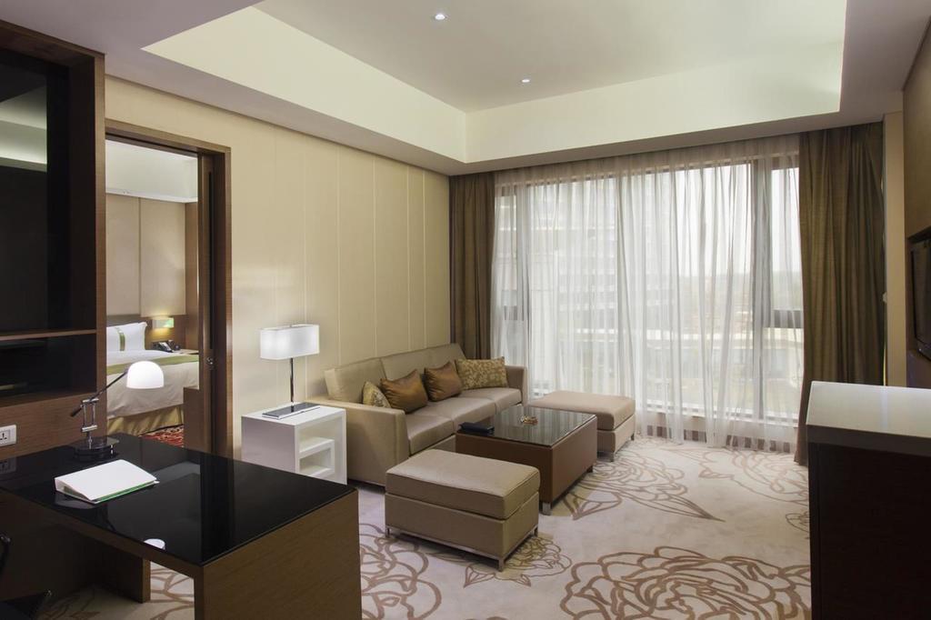 Holiday Inn Nanyang By Ihg Екстер'єр фото